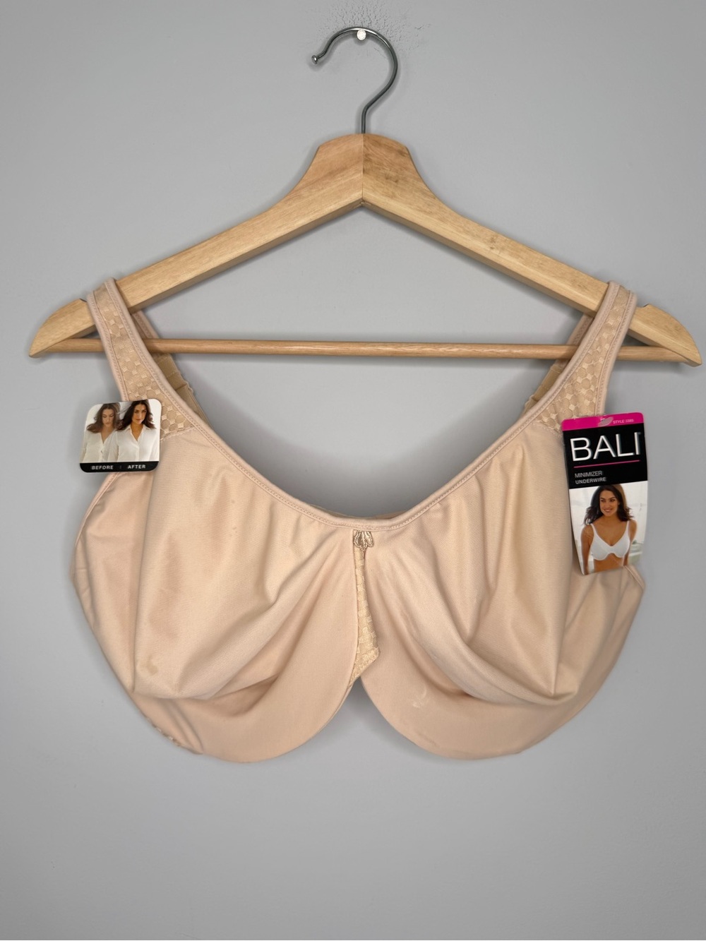 Women’s new with tags Bali minimized underwire bra  sz 38DDD